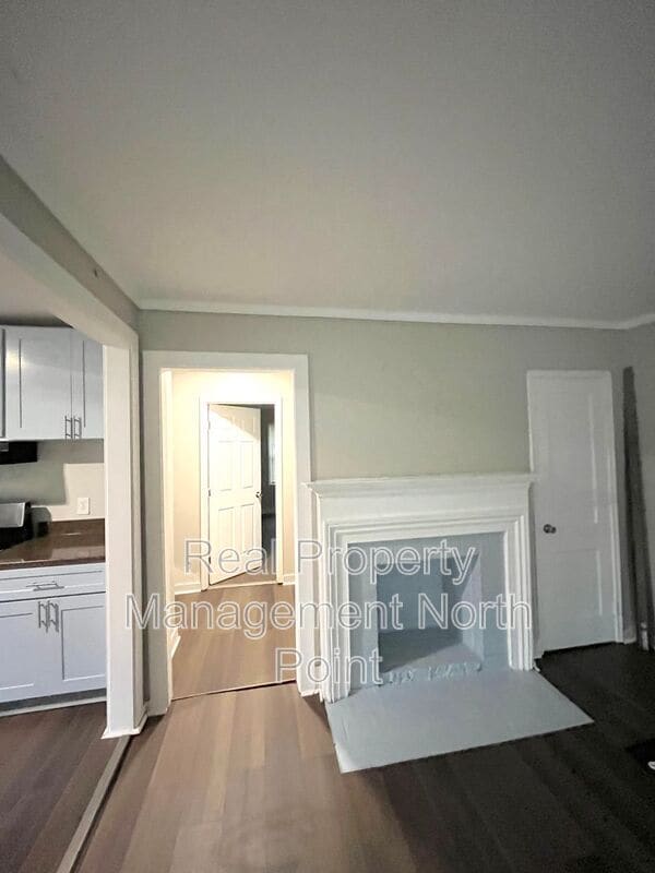 Building Photo - 468 Birney St NE