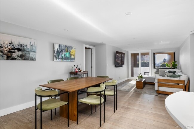 Foto del edificio - 185 W Park Ave