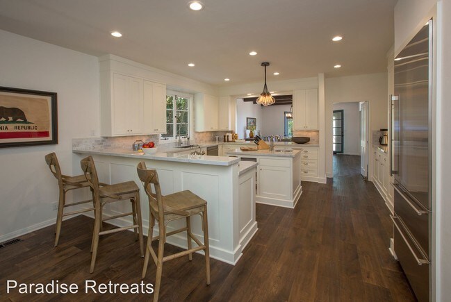 Building Photo - 396 Las Alturas Rd