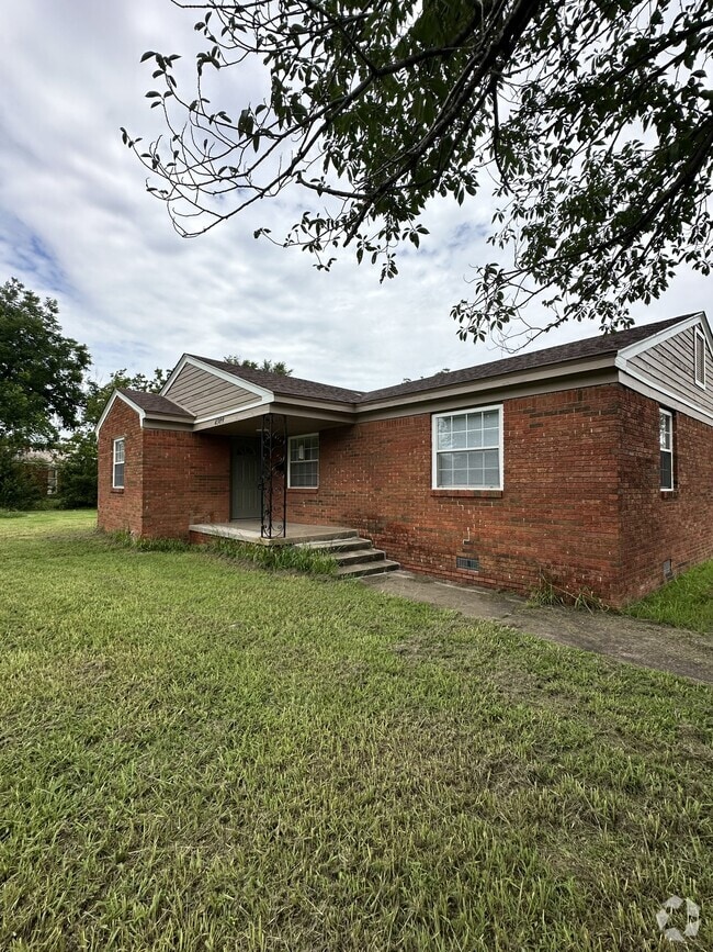 Building Photo - 4309 Springlake Dr