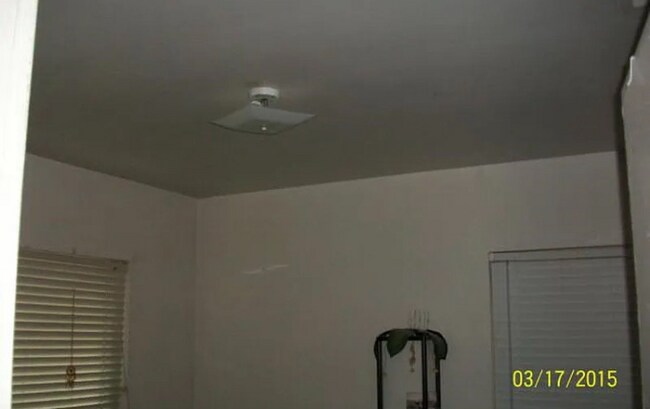 Foto del edificio - 255 E Merrill Ave