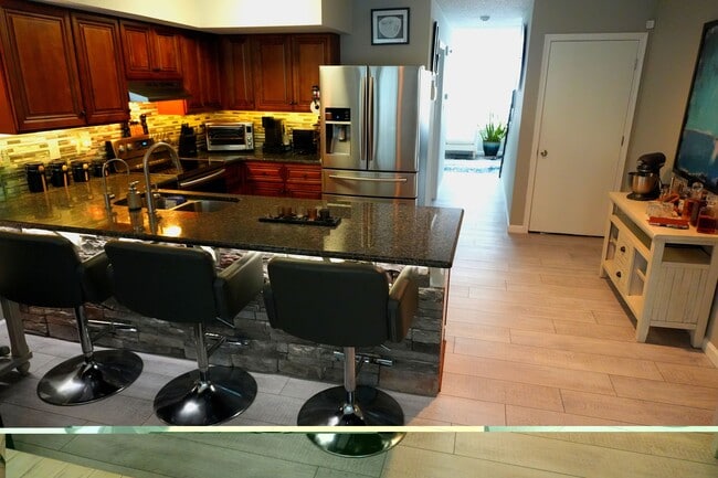 Foto del edificio - 932 Kingsbury Dr