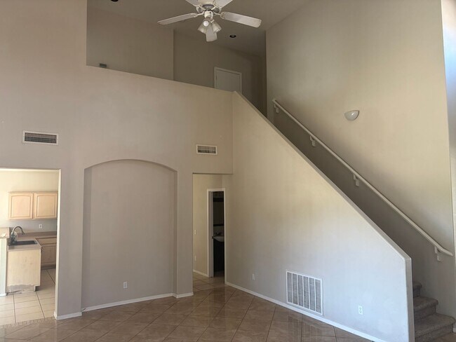 Foto del edificio - 1463 W Bluejay Dr