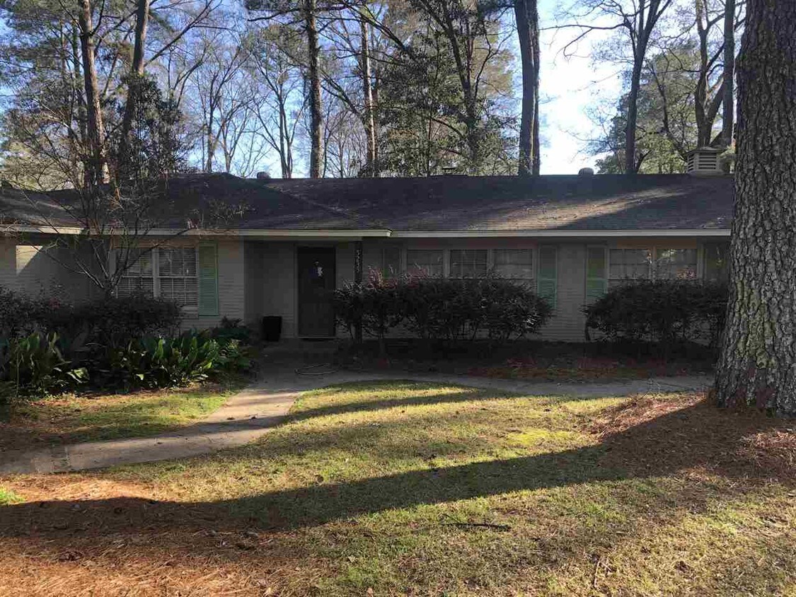 Primary Photo - 5235 Hialeah Dr