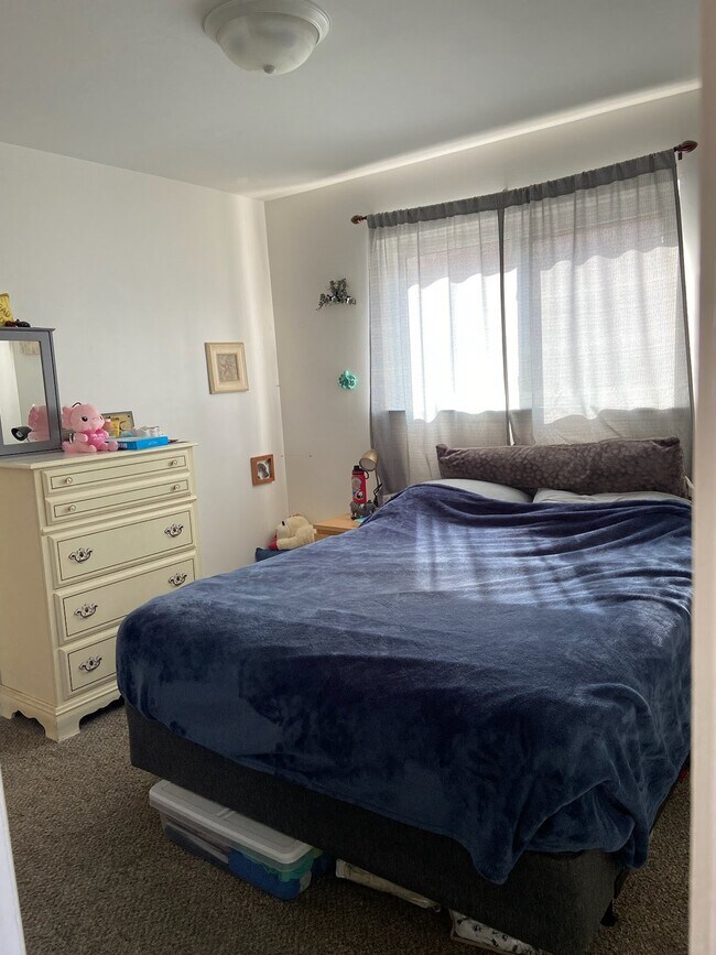 Master bedroom - 760 Eugene Ave