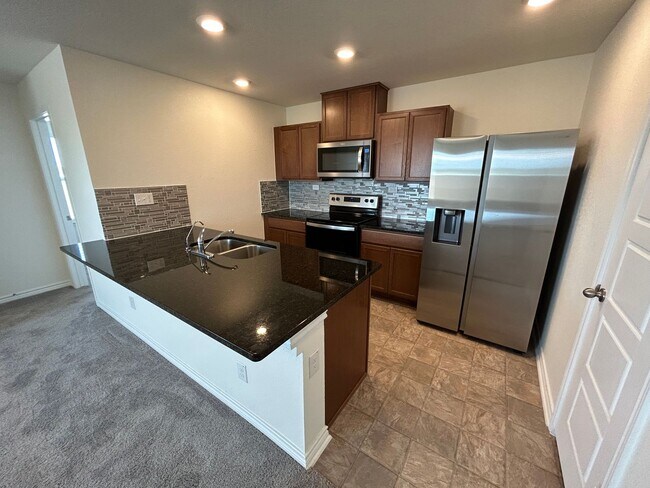 Foto del edificio - **APPLICATION RECEIVED** MUST SEE! Newly B...