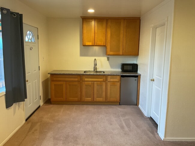 Building Photo - 2633 Bal Harbor Ln