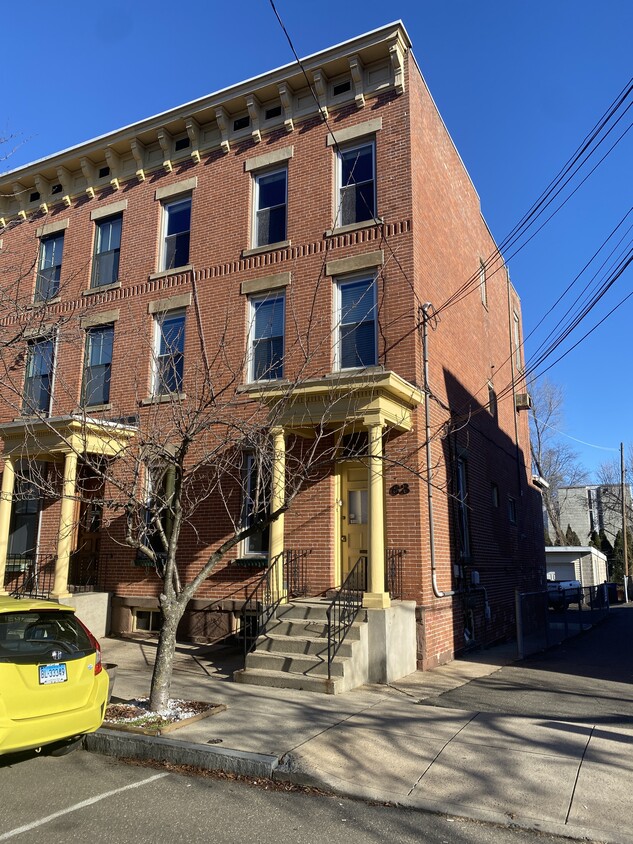 Secured building - 63 Warren St