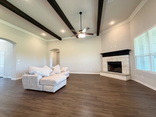 Foto del edificio - 104 Cottonwood Ct