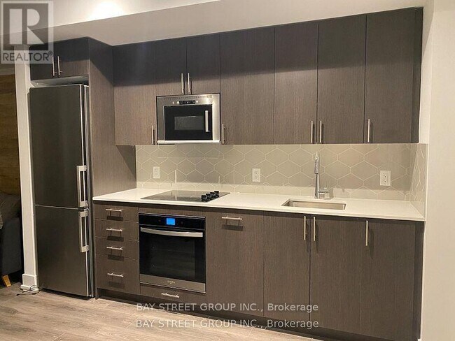 Photo du bâtiment - 2545 Simcoe St N