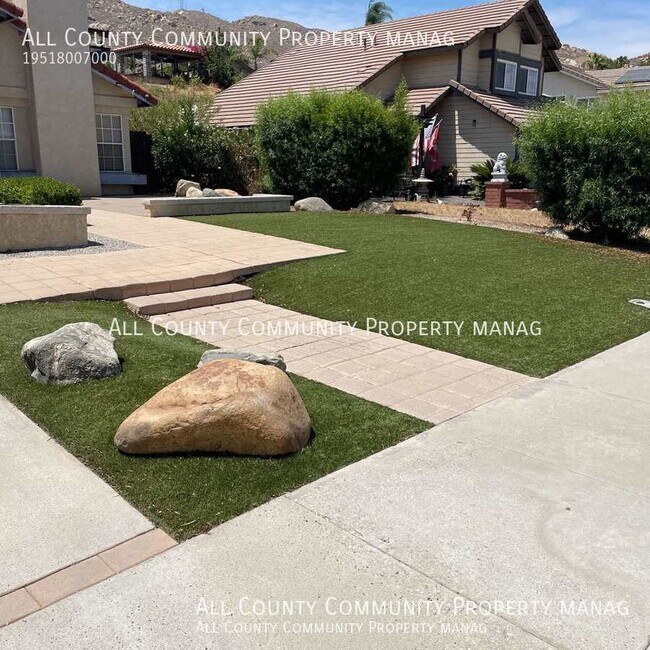 Foto del edificio - 3 Bedroom 3 Bathroom Single Story Home for...