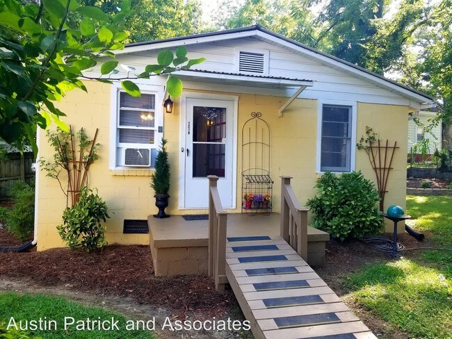 Building Photo - 2 br, 1 bath House - 121 Coker Street Unit B