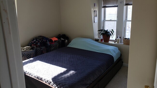 Bedroom 2 - 12 Avon St