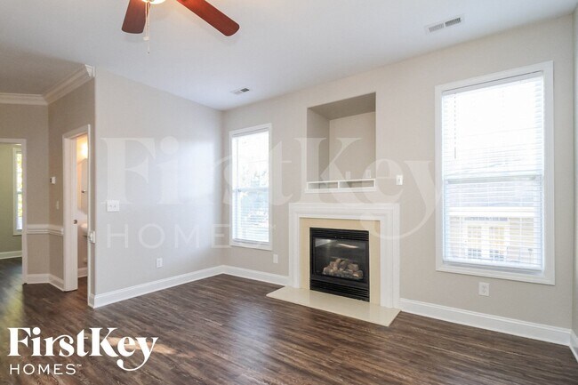 Foto del edificio - 221 Bridgewater Dr