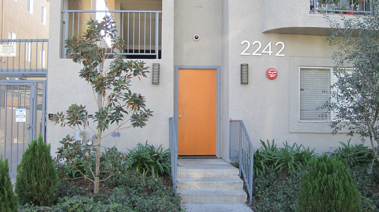Building Photo - 2238 Las Colinas Ave