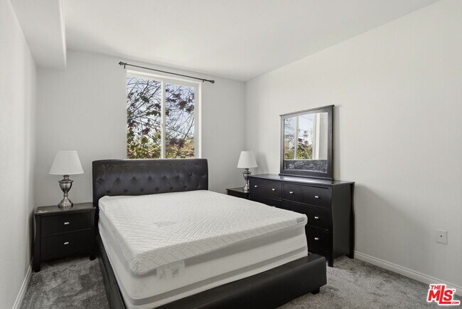Building Photo - 3740 Santa Rosalia Dr