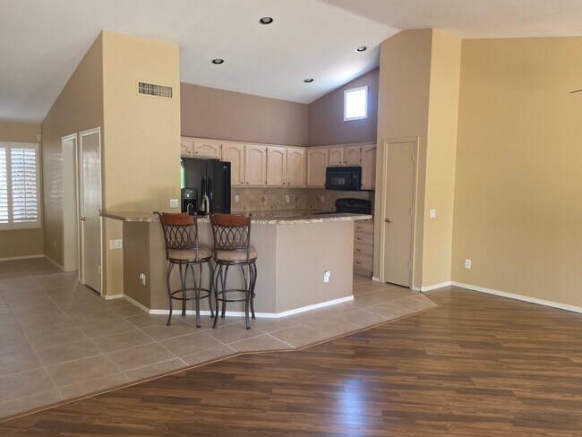 Foto del edificio - Active Adult Living | 2 Primary Suites + Den
