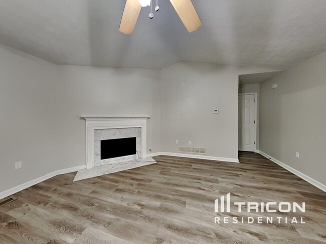 Foto del edificio - 2506 Lakeside Dr