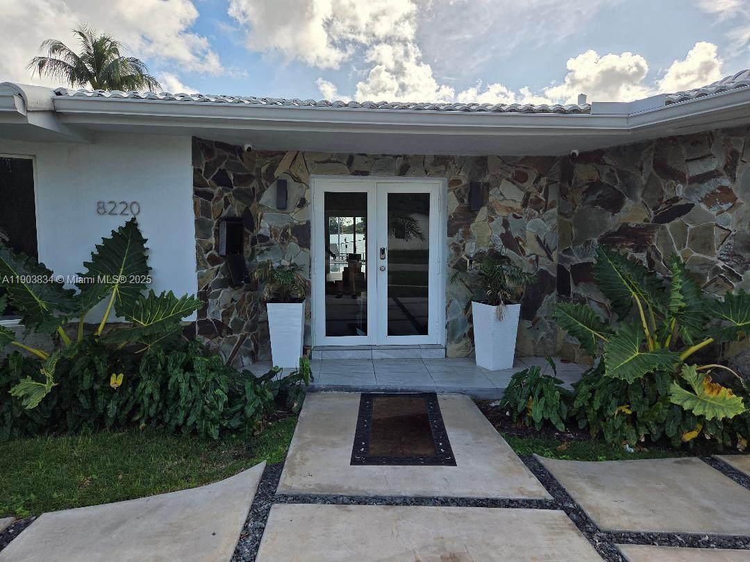 Foto principal - 8220 SW 48th St