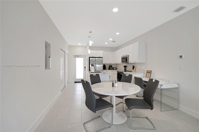 Foto del edificio - 8167 NW 41st St