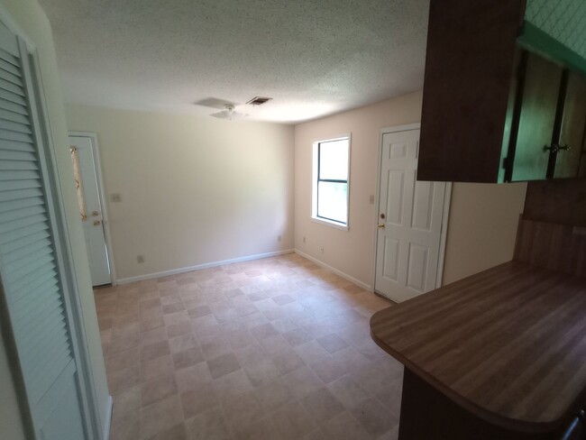 Foto del edificio - 3 Bedroom 1 Bath Home in Cottondale