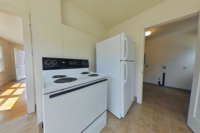Foto del edificio - 2 Bedroom Apartment ~ Close to Campus ~ Ca...