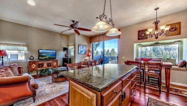 Foto del edificio - 364 Quaking Aspen Ln