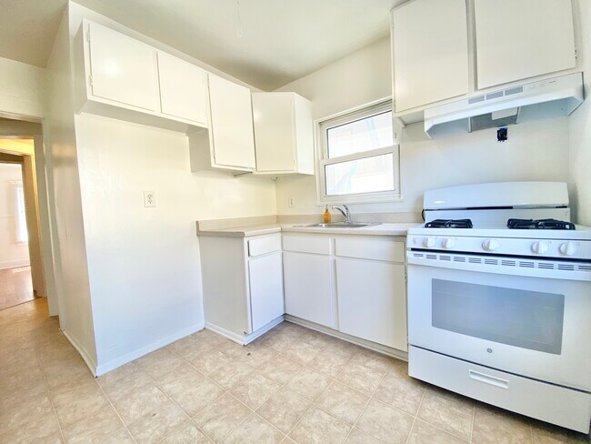 Building Photo - 53 Paloma Ave