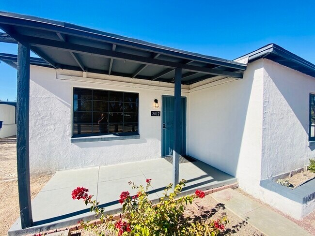 Building Photo - 2017 N Winstel Blvd