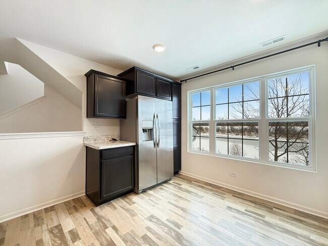 Foto del edificio - 2385 Upland Rd