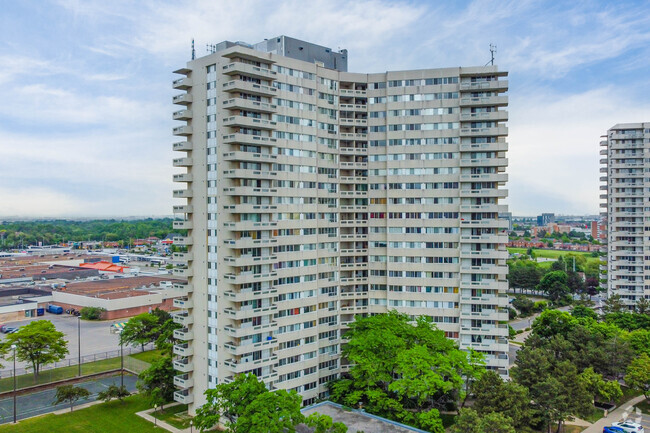 Photo du bâtiment - 220 Steeles Avenue West