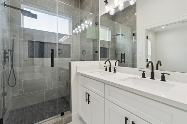 Building Photo - 6423 New York St