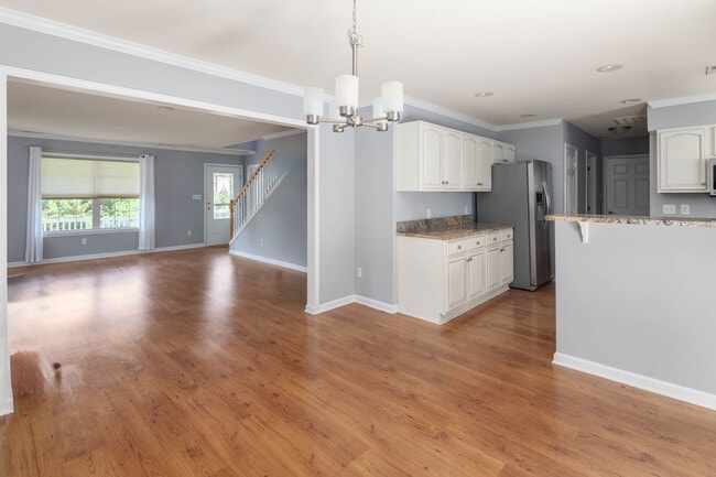 Building Photo - Lovely Two-Story Home in Weaverville