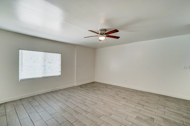Building Photo - 1405 E Roosevelt St