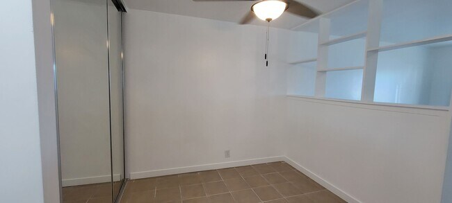 Building Photo - 4600 Paradise