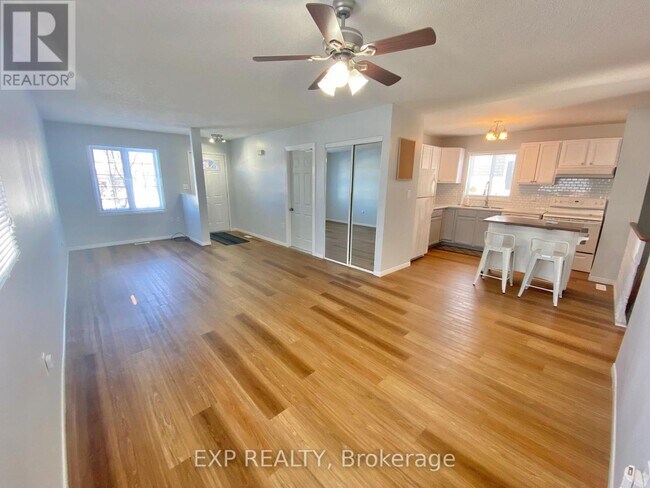 Building Photo - 55 Athabaska Rd