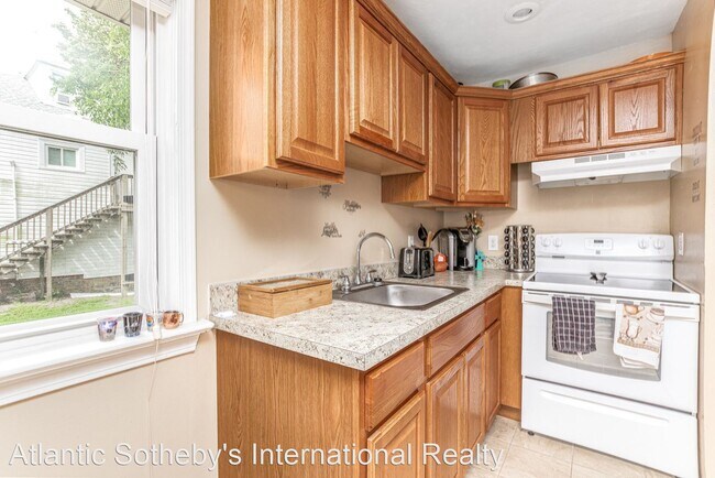 Building Photo - 1 br, 1 bath House - 235 Portview Ave. #4