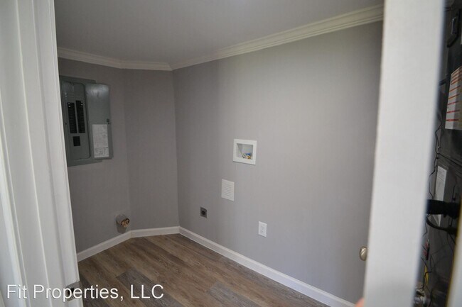 Foto del edificio - 3 br, 1 bath House - 1932 NC Hwy 16 Business