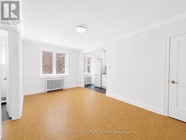 Building Photo - 396 Avenue Rd