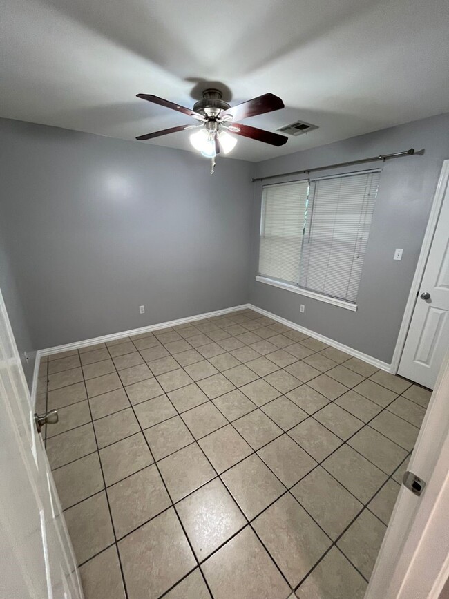 Building Photo - 4927 Leeland St