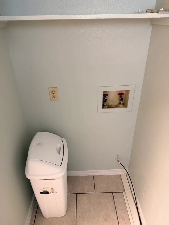 Foto del edificio - 13616 Dutch Myrtle