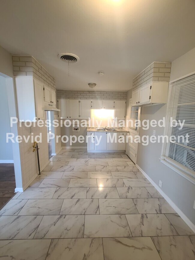 Foto del edificio - 3 Bedroom 1 Bath Home!!
