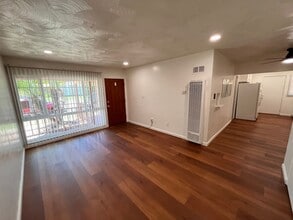 Building Photo - 2984 Naugatuck Ave