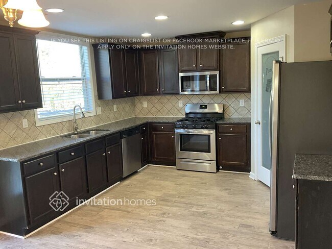 Foto del edificio - 1646 Rolling View Way SE