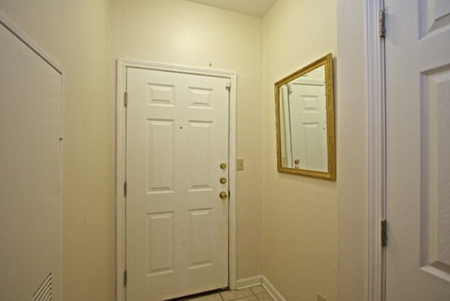 Building Photo - 1600 Long Grove Dr