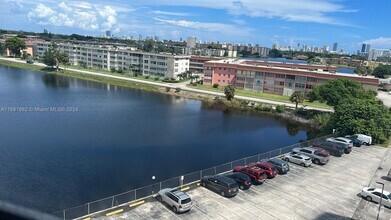 Building Photo - 1351 NE Miami Gardens Dr