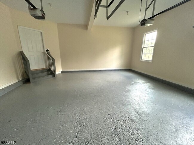 Foto del edificio - 5 Ridge Rd
