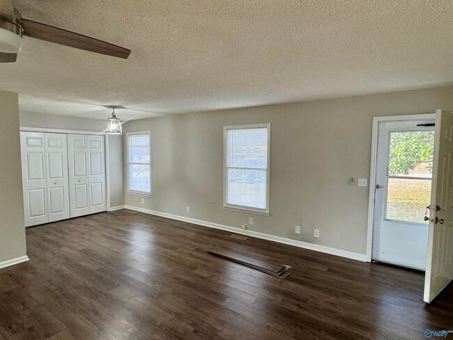 Foto del edificio - 23114 Corrie Ln