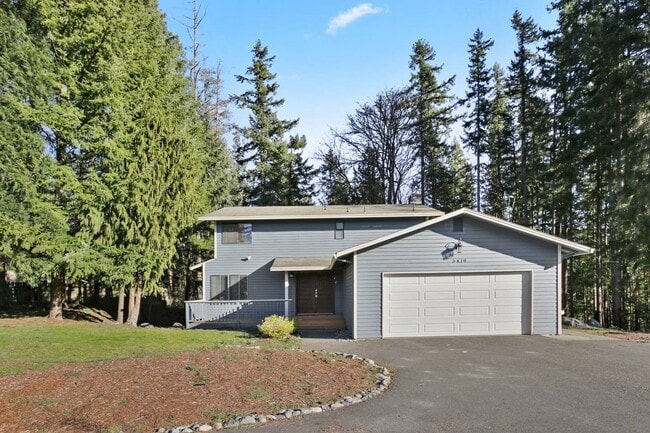 Building Photo - 5410 Highlands Dr NE