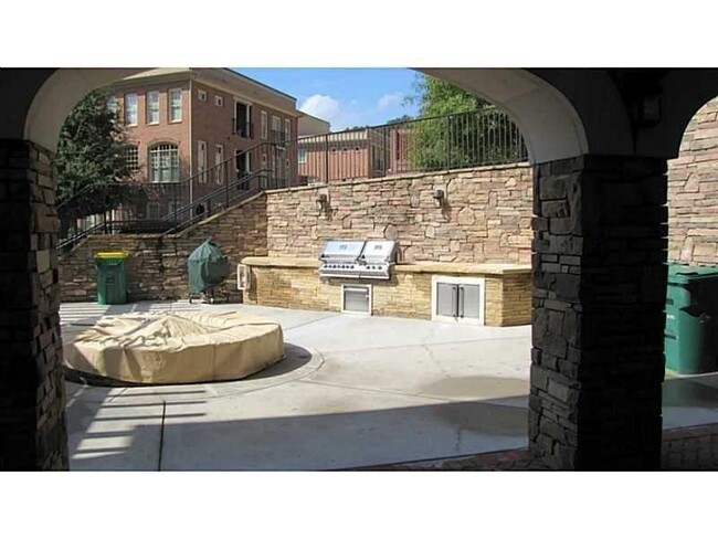 Building Photo - 200 River Vista Drive
